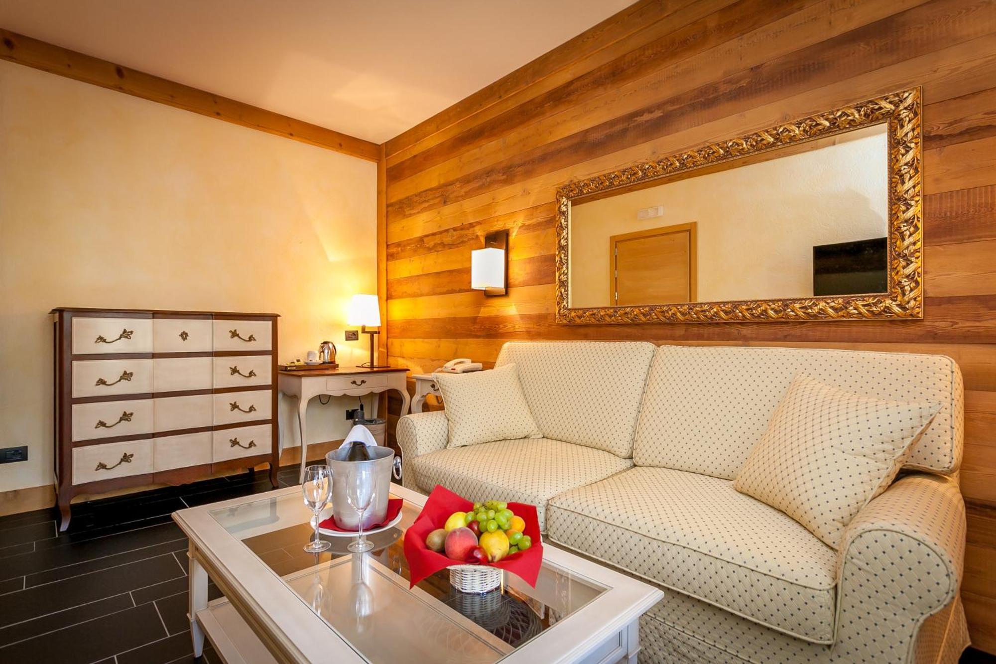 Hotel Lo Scoiattolo Courmayeur Phòng bức ảnh