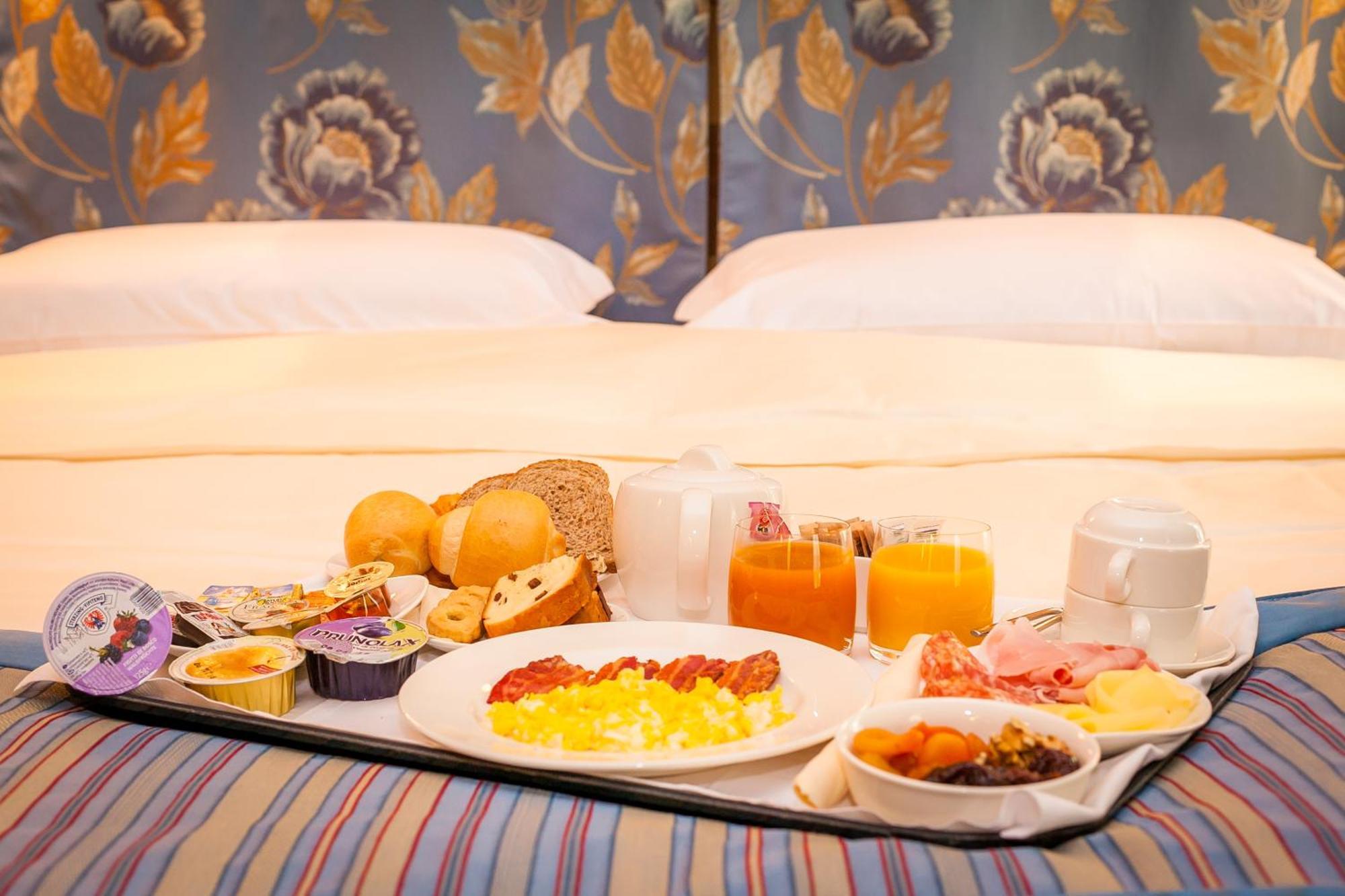 Hotel Lo Scoiattolo Courmayeur Ngoại thất bức ảnh