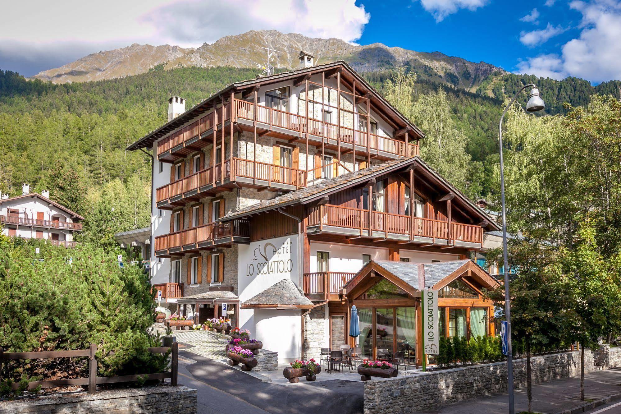Hotel Lo Scoiattolo Courmayeur Ngoại thất bức ảnh
