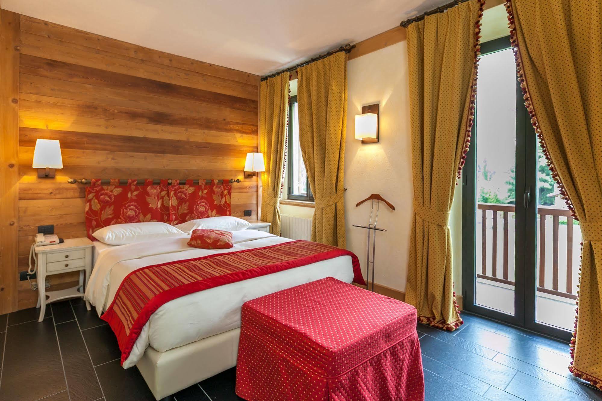 Hotel Lo Scoiattolo Courmayeur Ngoại thất bức ảnh