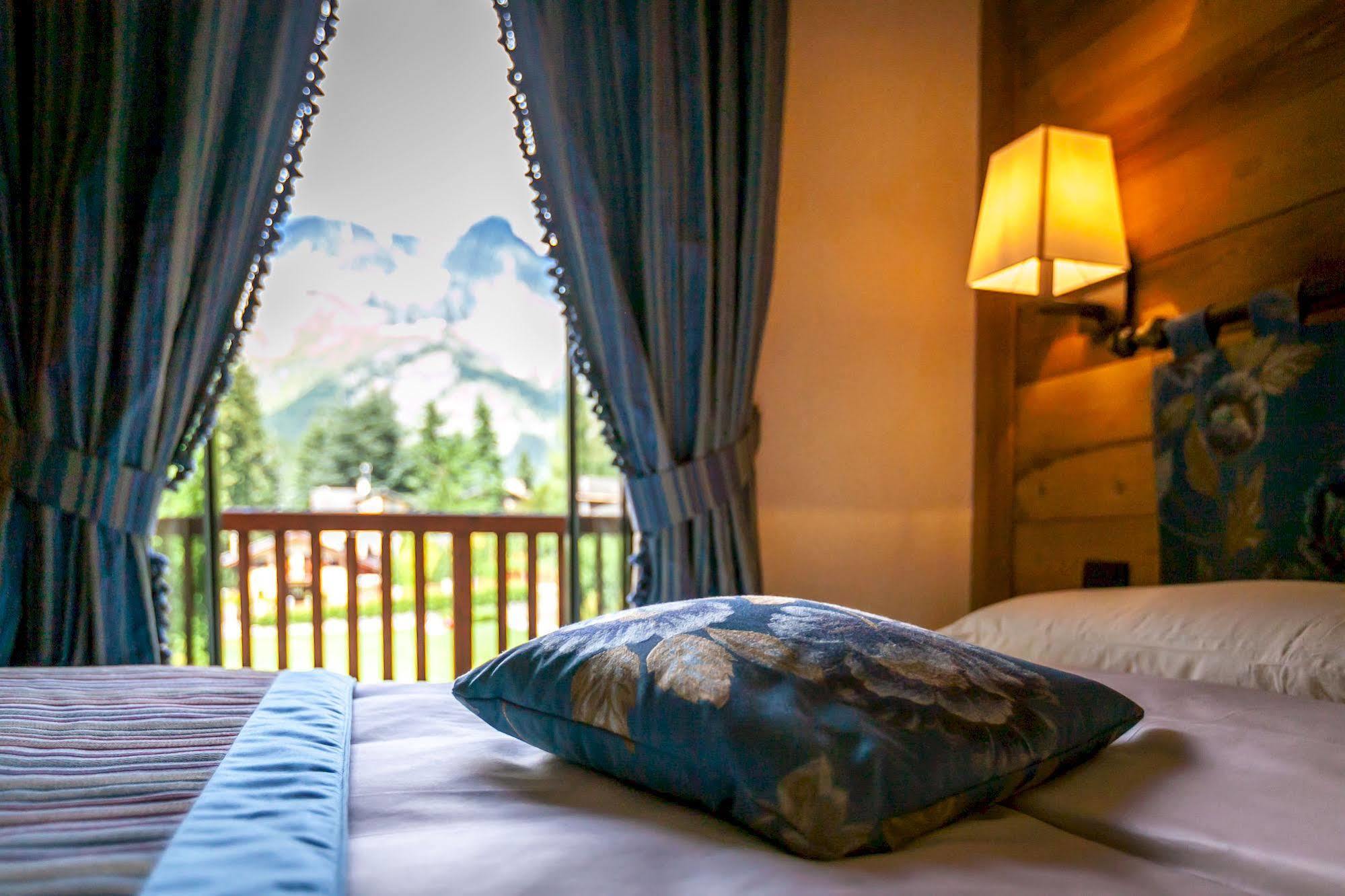 Hotel Lo Scoiattolo Courmayeur Ngoại thất bức ảnh
