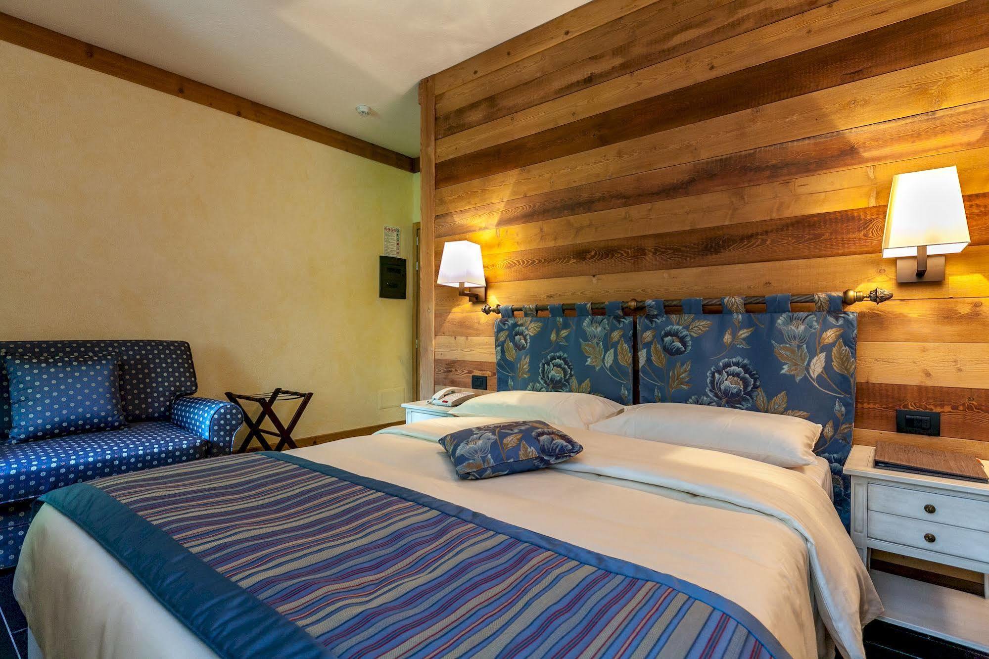 Hotel Lo Scoiattolo Courmayeur Ngoại thất bức ảnh