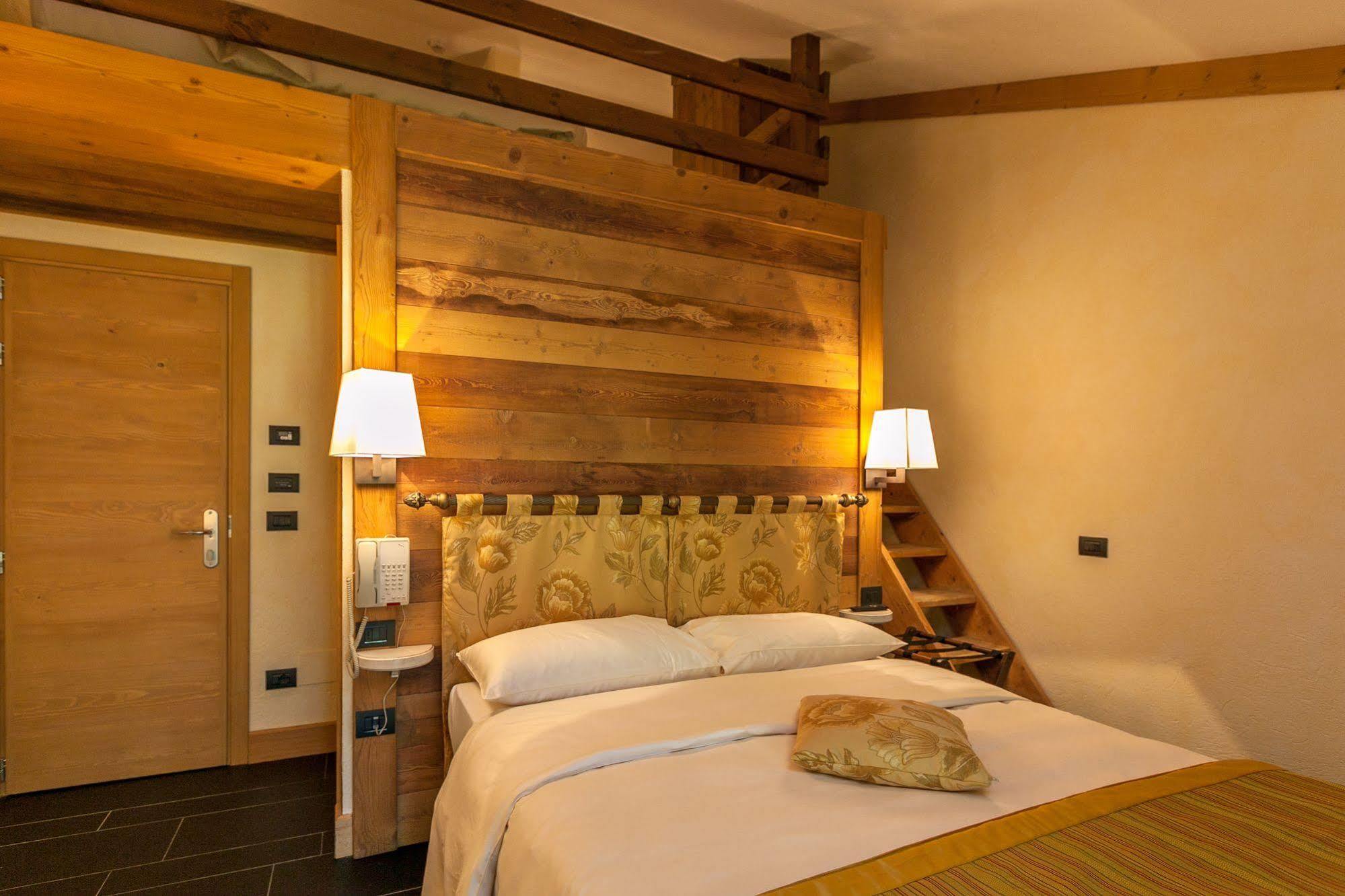 Hotel Lo Scoiattolo Courmayeur Ngoại thất bức ảnh