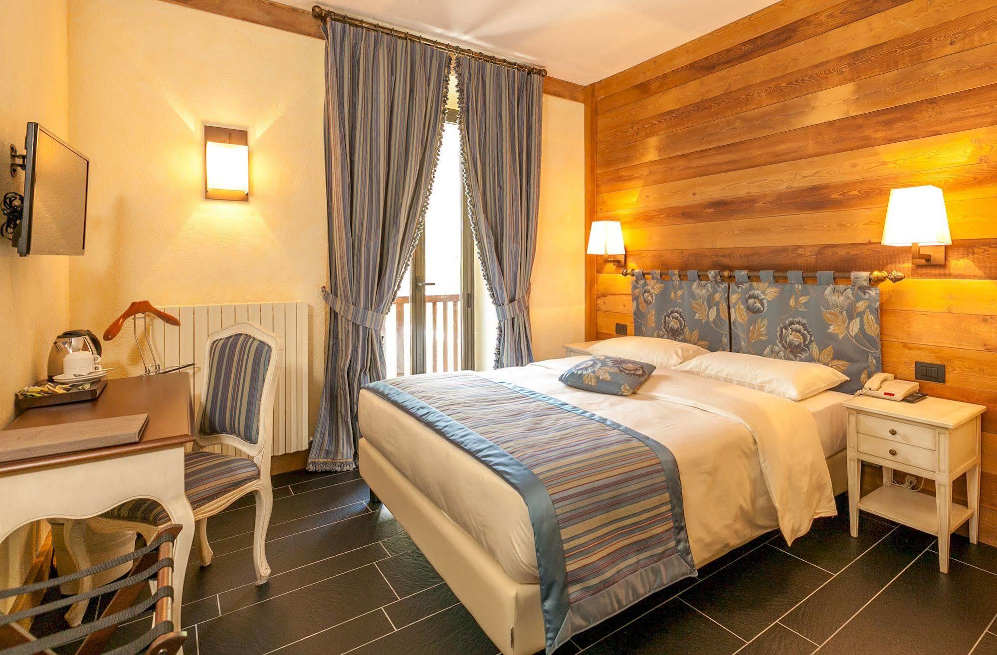 Hotel Lo Scoiattolo Courmayeur Ngoại thất bức ảnh
